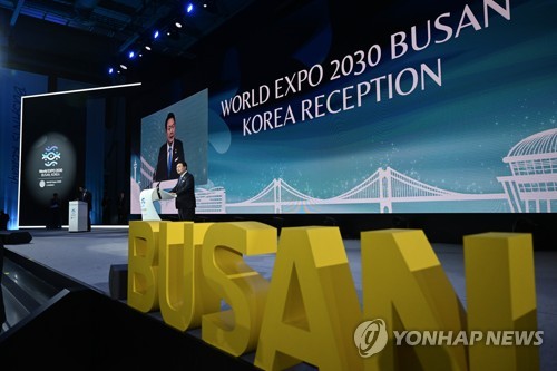 尹대통령, 경제 사절단과 영국·프랑스로…주목할 이벤트는_신윤우