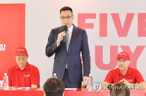 인사말 하는 김동선 한화갤러리아 전략본부장