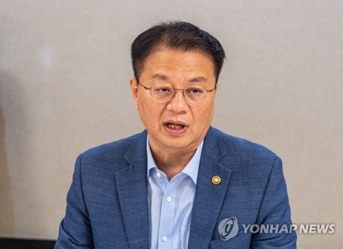 (서울=연합뉴스) 황광모 기자 = 방기선 기획재정부 1차관이 7일 오전 서울 종로구 정부서울청사에서 열린 제27차 비상 경제 차관회의 겸 일자리 전담반 7차 회의에서 발언하고 있다. 2023.7.7 hkmpooh@yna.co.kr