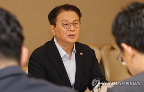 (서울=연합뉴스) 최재구 기자 = 방기선 기획재정부 제1차관이 28일 정부서울청사에서 열린 비상경제 차관회의에서 발언하고 있다. 2023.7.28 jjaeck9@yna.co.kr