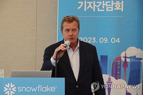 스노플레이크, 실적 가이던스 실망에 주가 20%↓_진정호