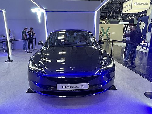 "테슬라, 美 점유율 50% 아래로…전기차 업계에 희소식"_이윤구