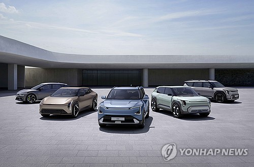 [기업 이모저모] 주춤한 전기차 시장, 기아의 중저가 전략_이윤구