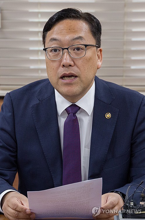 기재차관 "고용시장 안정흐름 유지…리스크 요인 예의주시"_최진우