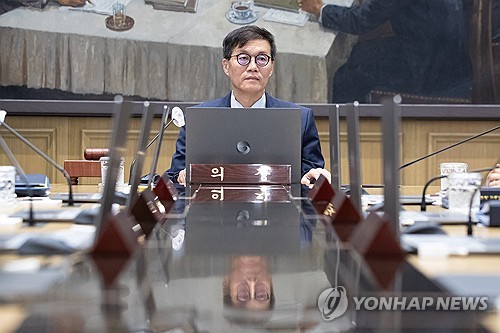 새해 첫 금통위 1주일 앞…한은도 피벗 신호 주나_오진우