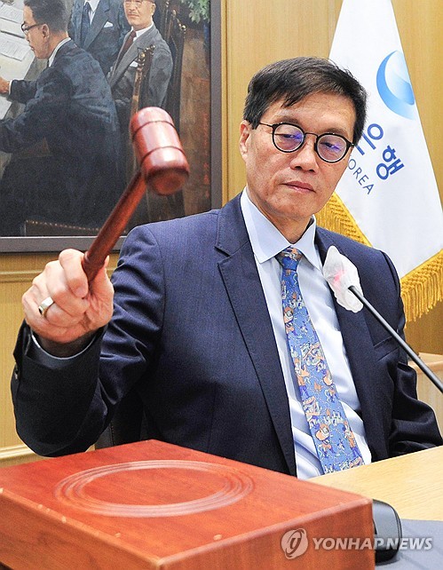 이창용 "기준금리 낮출수도 1人 vs 긴축 필요 커져 5人"(상보)_김정현