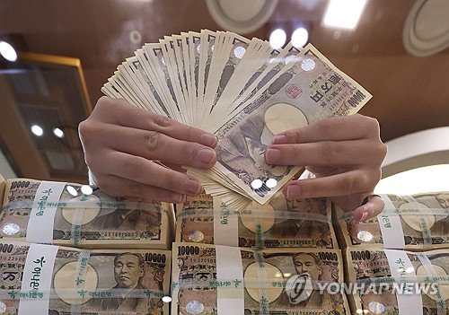 日 재무상 "환시 긴박감 갖고 주시…가능한 모든 조치 준비"(상보)_윤시윤