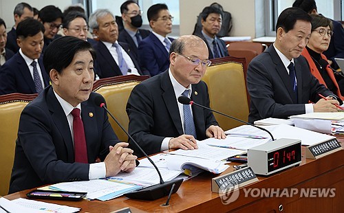 방통위, 'YTN 인수' 유진그룹에 철저한 심사 재차 강조_김학성