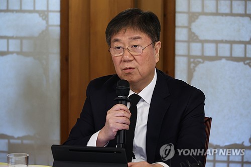 김대기 "가계부채 위기시 외환위기 몇십배 위력"_한종화