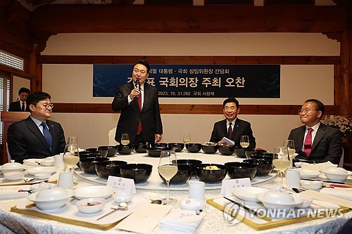 尹대통령 "세계 경제 위기상황…초당적으로 힘 합칠 때"_신윤우