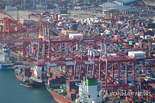 11월 1~20일 수출 2.2% 증가…반도체 2.4%↑·車 20.1%↑(종합)_최욱