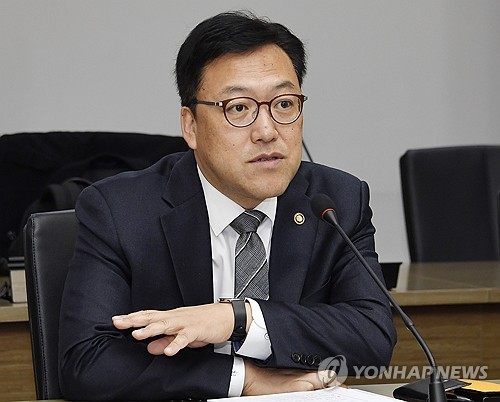 기재차관 "슈링크플레이션 엄중히 인식…이달말까지 실태조사"_최욱