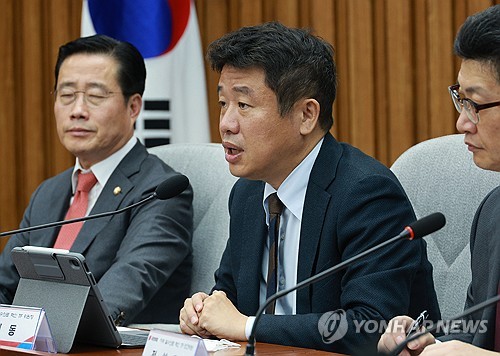 與, 車보험료 인하 압박…"3분기까지 영업익 작년 수준 넘어"_신윤우