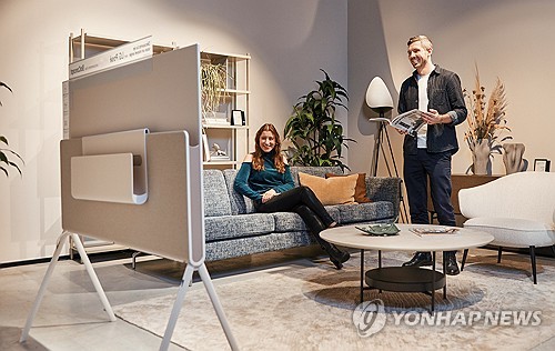 LG전자, 프랑스 보컨셉 매장서 'LG 올레드 오브제컬렉션 포제' 전시