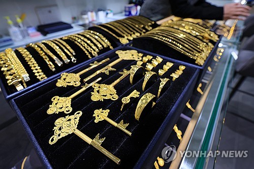 [뉴욕 금가격] 금리 인하 시점 주시하며 강보합_임하람