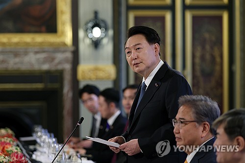 구글이 꼽은 尹대통령 연관 검색어는…누리꾼 관심은 '지지율'_신윤우