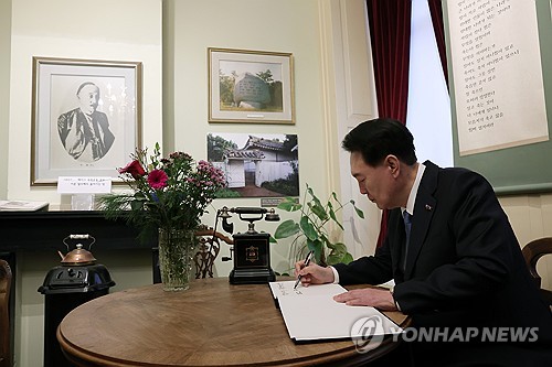尹대통령 "예산안·민생법안 빠른 시일 내 확정 당부"(종합)_신윤우