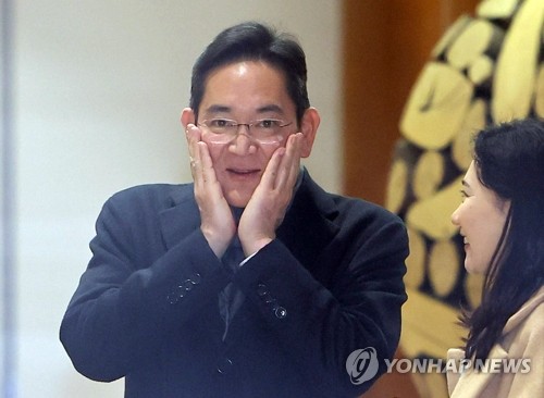 귀국하는 이재용 삼성전자 회장