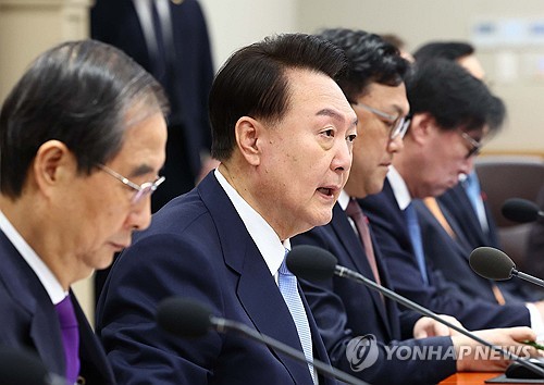 (서울=연합뉴스) 임헌정 기자 = 윤석열 대통령이 19일 서울 용산 대통령실 청사에서 열린 국무회의에서 발언하고 있다. 2023.12.19 [대통령실통신사진기자단] kane@yna.co.kr