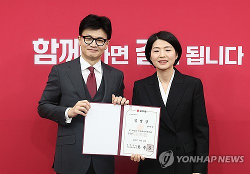 與 "의료 균등사회 기틀 다질 것…의료 격차는 사회 병폐"_한종화
