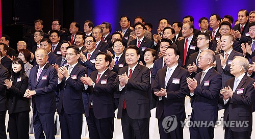 경제위기 속 그룹 총수들 모였다…삼엄한 분위기에 '철통보안'_최정우