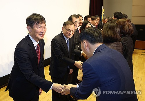 이복현 "금융사, 책임경영 관행 정착해야…금융안정도 만전"_이수용