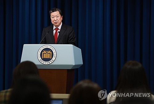 (서울=연합뉴스) 홍해인 기자 = 박춘섭 대통령실 경제수석이 4일 서울 용산 대통령실 청사에서 '국민과 함께하는 민생토론회' 형식으로 이날 열린 기획재정부의 2024년 신년 업무보고 관련 브리핑을 하고 있다. 2024.1.4 hihong@yna.co.kr