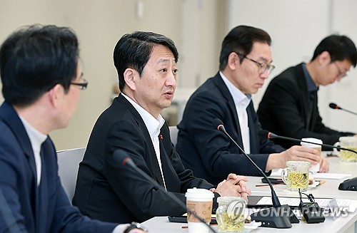 안덕근 "반도체 산단 인허가 가속…인센티브 확대"_이효지