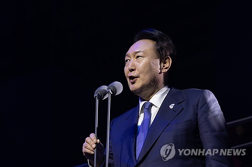 尹대통령 "단통법 폐지 전 단말기 가격인하 방안 강구하라"_신윤우