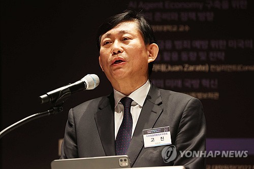 축사하는 고진 위원장