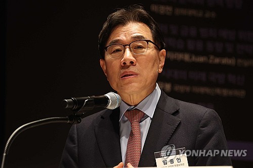 축사하는 임종인 대통령 사이버 특별보좌관