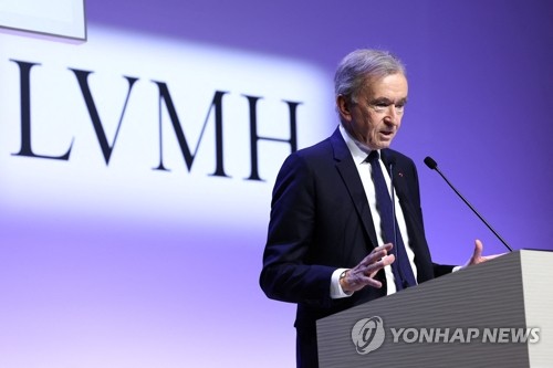 佛 럭셔리 업체 엇갈린 전망…"LVMH 흐림·에르메스 밝음"_진정호