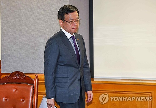 최상목 "기업가치 제고 밸류업 프로그램 구체안 이달 중 발표"_최진우