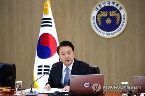 尹 "노사 문제, 집단간 문제 아닌 지속가능성 틀에서 논의돼야"_신윤우