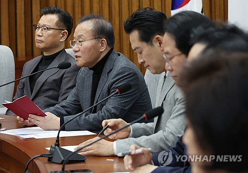 與 "해외 부동산 대체투자 부실 확대 위험…당국 선제 대응해야"_한종화