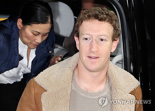10년만에 한국 찾은 저커버그…첫 공식 미팅 상대는 'LG전자'_김경림
