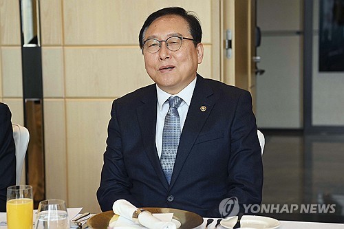 통상본부장 "전자 전송물 관세 부과, 기술적으로 가능할지 의문"_이효지