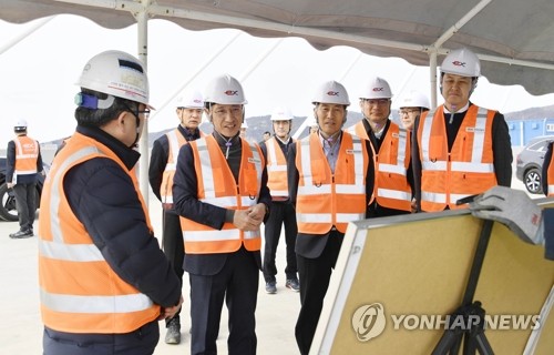 공공기관 경기 활성화 지원…"3월부터 본격 자금집행"_최진우