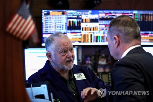 뉴욕증시, 고용 지표 소화하며 상승 출발_임하람