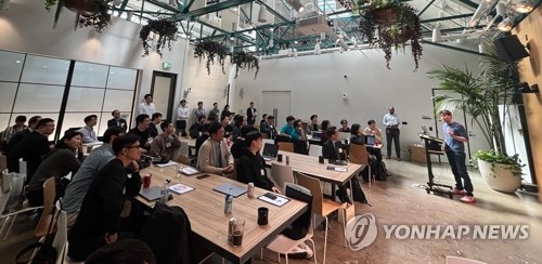 오픈AI CEO 올트먼 '레딧' 지분, 상장 첫날 6억弗 가치로_윤시윤