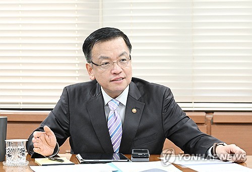 최상목 "배당·자사주 소각 늘리면 일정 부분 법인세 완화"(종합)_최진우