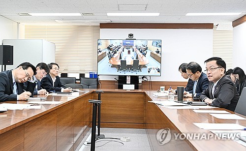 최상목 "물가 상황 엄중…긴장감 갖고 '물가 지킴이' 각오로 임해야"_최진우
