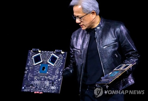 엔비디아 CEO, 블랙웰 가격대 공개…"3만~4만달러"_김성진
