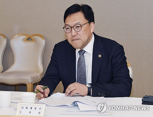 정부 "농축수산물 가격 전주 대비 하락…물가안정 노력 강화"_최욱