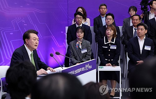 尹 "화성~용인~안성 반도체 고속도로 조속 추진…연내 사업자 선정"_신윤우