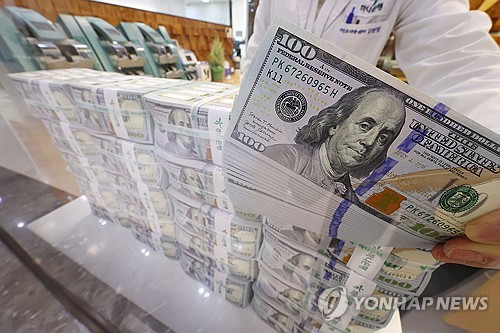 고공행진 하는 환율에 금융지주 실적도 흔들_이미란