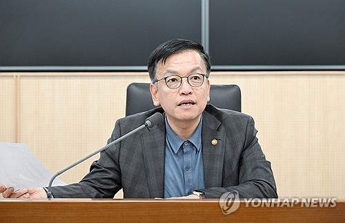 최상목 "WGBI 조속한 편입 위해 제도 보완…국채시장 활성화할 것"_최욱
