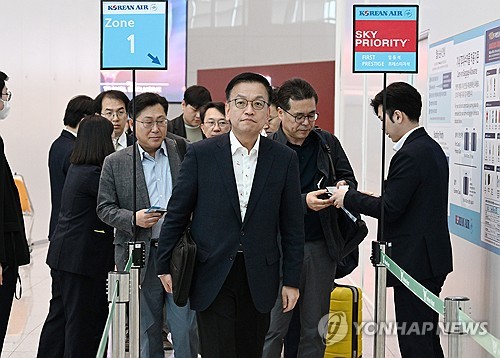 최상목, G20 재무장관회의·중남미 무역포럼 참석차 출국_박준형