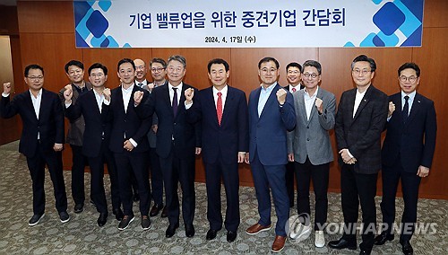 다시 돌아온 밸류업 모멘텀?…절묘해진 타이밍에 '활짝'_박경은