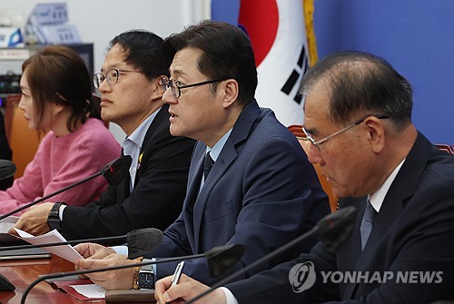 민주,'1인당 25만원 민생회복긴급조치' 공식 제안…"13조 소요"_한종화